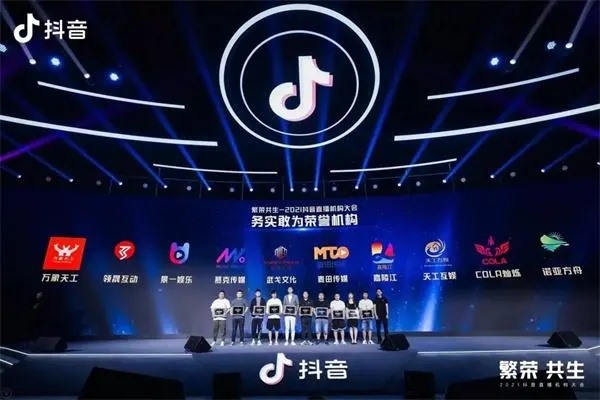 用手机可不可以查出一个人的社交信息?